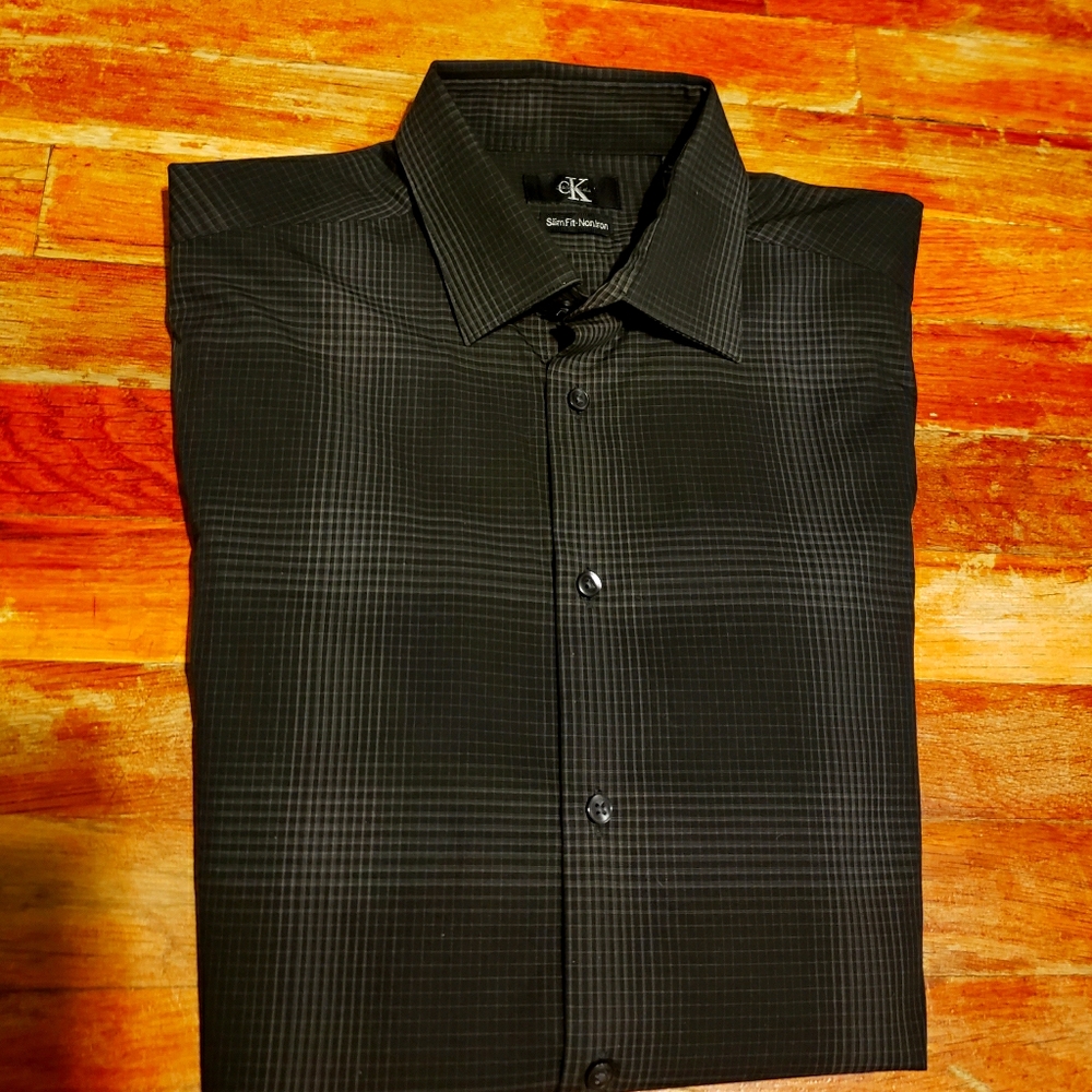 CALVIN KLEIN: Dress Shirt. Size- 15.5, 32/33
